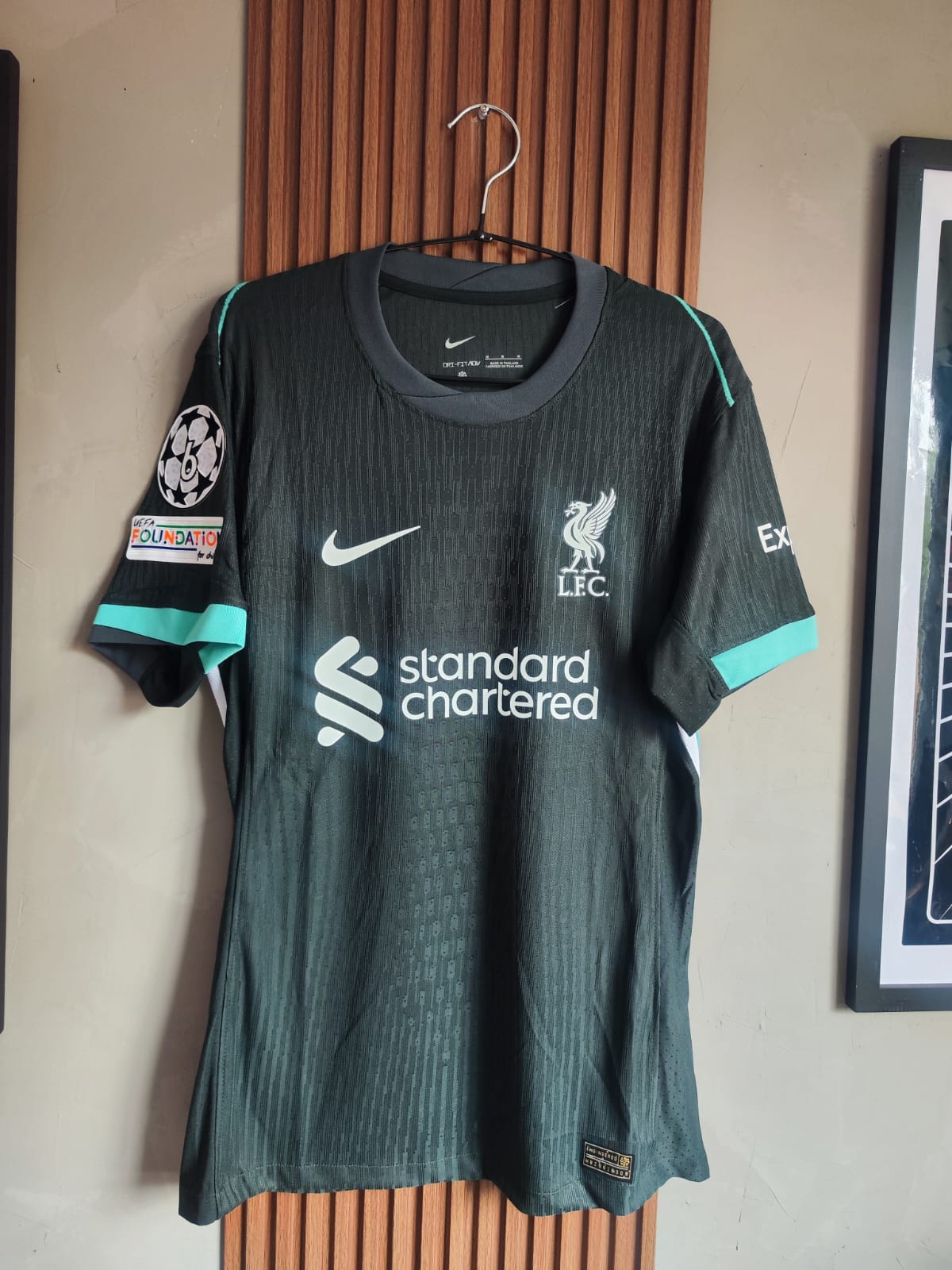 CAMISETA VISITANTE LIVERPOOL